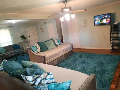 Large Home 35 Minutes To Atlanta