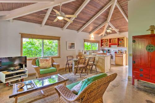 Melemele Kapaa Cottage 1 Block To Beach!