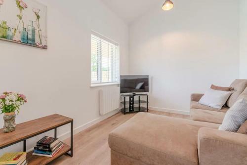 Rose Barn, Newly Converted Modern Barn, Cotswolds