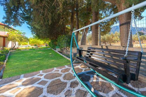 Traditional Villa Eucharis With Swimming Pool