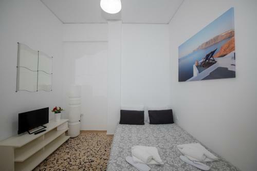 Maraki's Little House Santorini