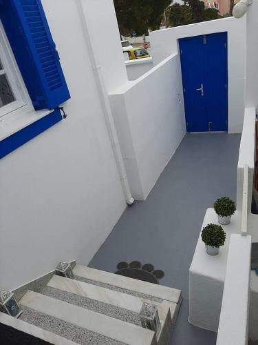 Maraki's Little House Santorini