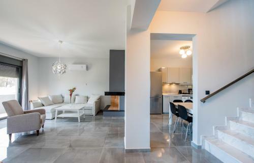 Villa New Iliada Luxury Maisonette Sea View