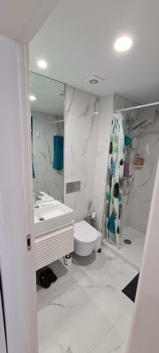 Apartamento T0 - Edif�cio Uno Al Mar