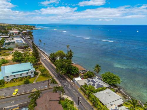 Oceanfront Lahaina Front Street Private Home