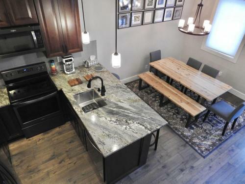Ohana Home By Casago Mccall - Donerightmanagement