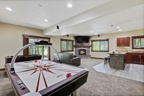 Magic Mccall Cabin And Studio For Larger Groups