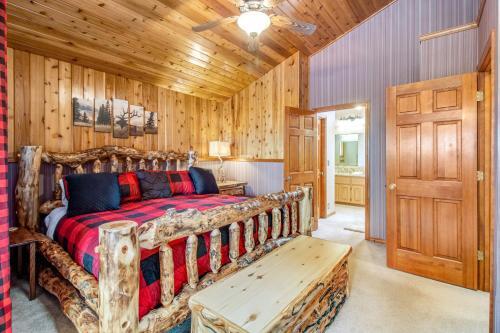 River And Mountain View Retreat