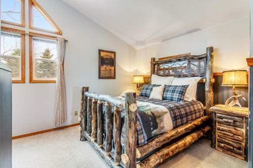 River And Mountain View Retreat