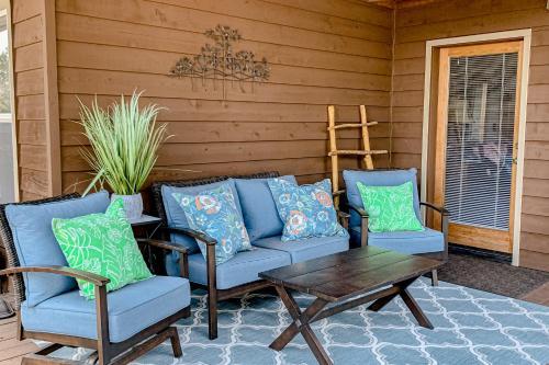 River And Mountain View Retreat