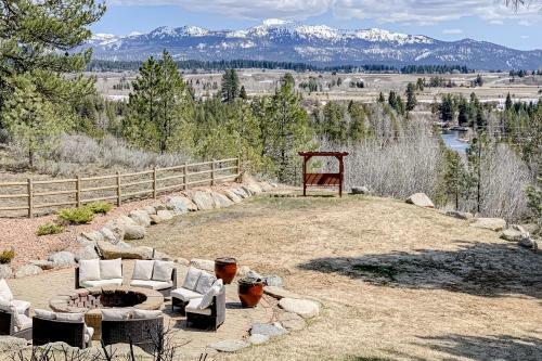 River And Mountain View Retreat