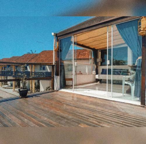 Deck & Sinuca Com Vista Para O Mar