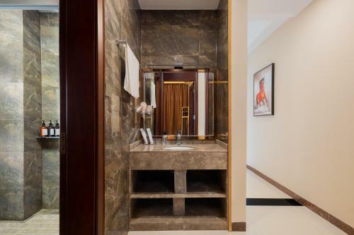 Locals Apartment House 01