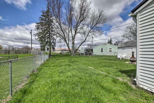 Modern Fort Wayne Home With Yard - 3 Mi To Dtwn