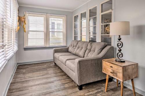 Indianapolis House With Yard Walk To Speedway!