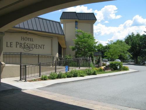Hotel Le President Sherbrooke