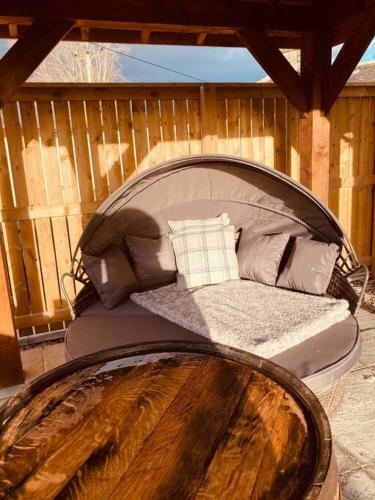 'wardlaw View' One Bedroom Apartment
