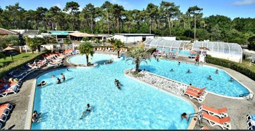 Mobil Home Camping Les Viviers, Claouey