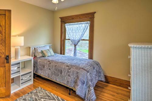 Relaxing Waterloo Retreat With Orchard View!