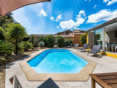 Holiday Home Le Clos Du M�rier