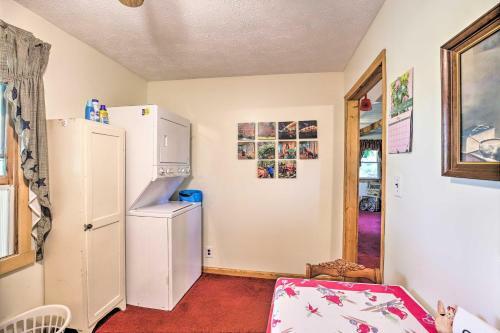 Dog-friendly Cabin Escape With Wraparound Deck!