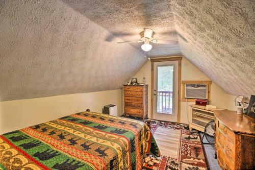 Dog-friendly Cabin Escape With Wraparound Deck!