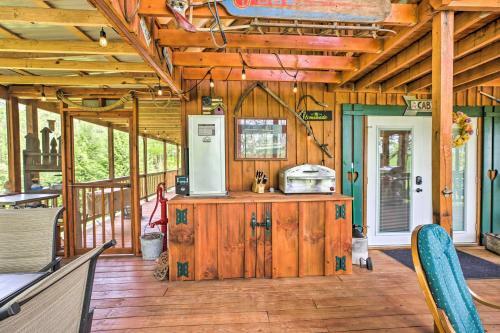 Dog-friendly Cabin Escape With Wraparound Deck!