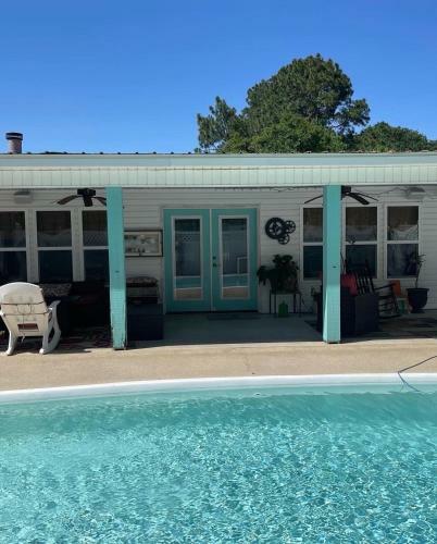 Hostal Amy's Poolside Retreat