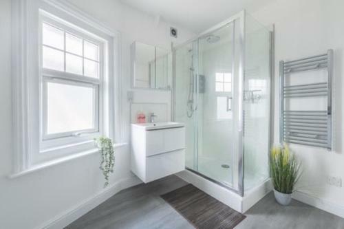 Driftwood Luxury Frontline Apartment