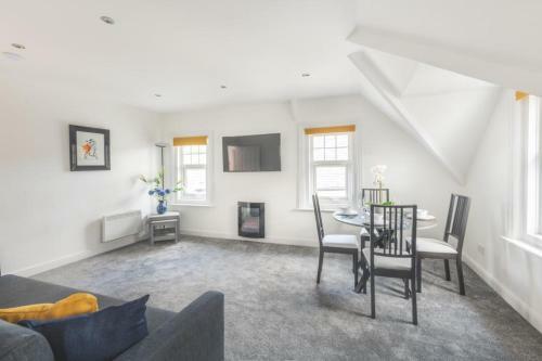 Driftwood Luxury Frontline Apartment