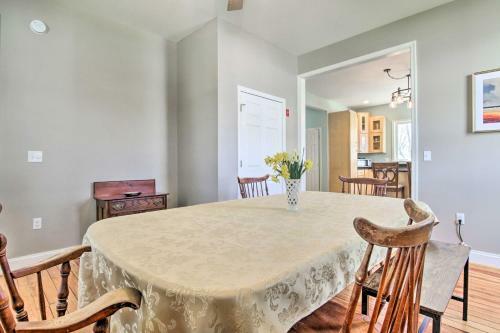 Family-friendly Cambridge Home With Fire Pit!