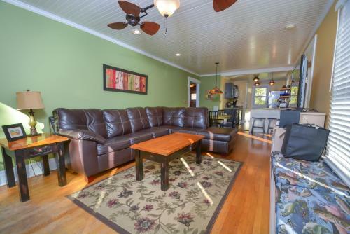 Cross The River Two-bedroom Holiday Home