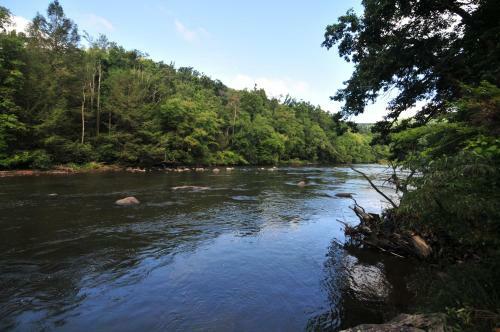 Cross The River Two-bedroom Holiday Home