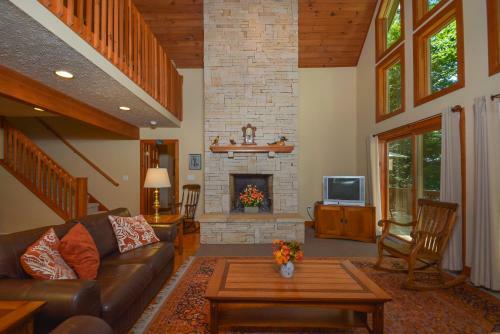 Time And Again Five-bedroom Holiday Home