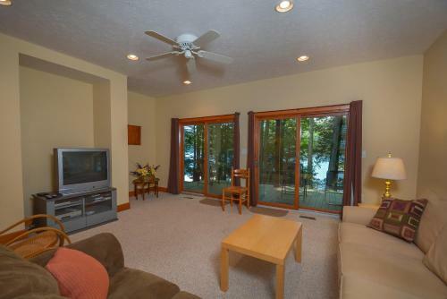 Time And Again Five-bedroom Holiday Home