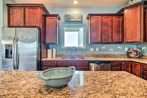 Ocean City Townhome - Pool And Ocean Access!