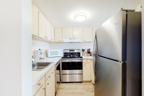 Fountainhead Towers IV