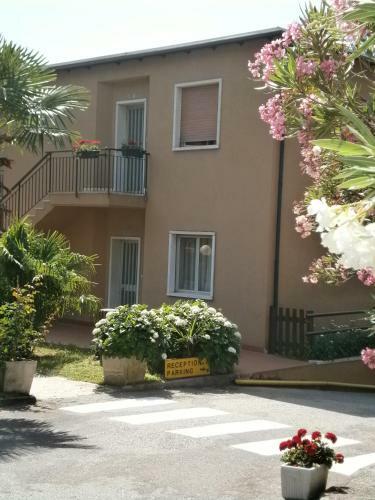 Apartamento Residence Cascata Varone