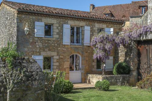 Charming Cottage In Dordogne With Swimming Pool
