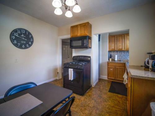 Cozy Large House Close To Tufts/harvard/mit 4br