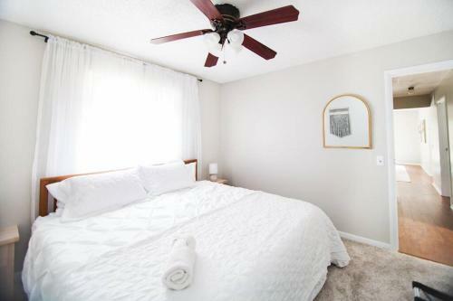 Private Beulah Cabin 10 Min To Crystal Lake Two King Beds