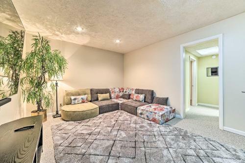 Bountiful Home With Fire Pit - Walk To Lake!