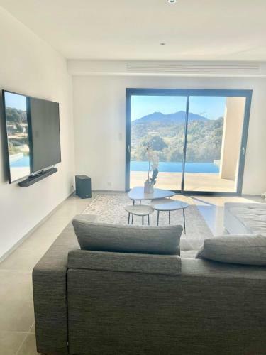 Exceptionnelle Villa Proche D'ajaccio Et Porticcio