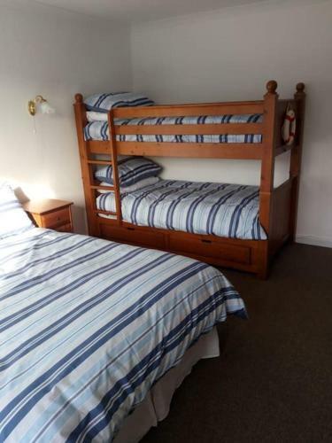 Apartment With Heated Pool & Close To Beach