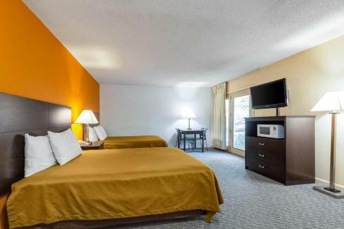 Econo Lodge Lakeshore