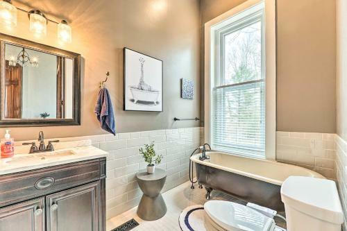 Spacious Montague Home - Walk To Breweries!