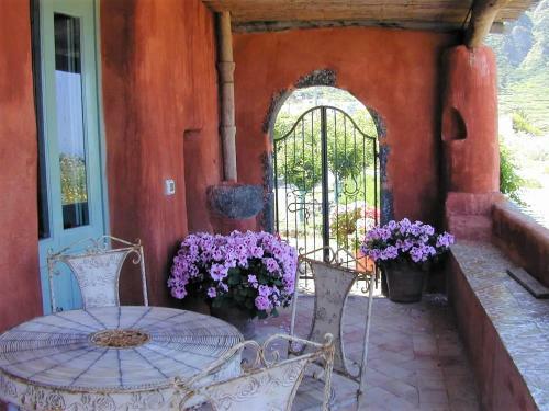 Villa La Vigna - Nella Baia Di Pollara, Incantevole Con Piscina