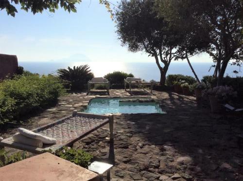 Villa La Vigna - Nella Baia Di Pollara, Incantevole Con Piscina