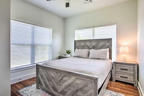 Sleek Waveland Abode With Patio, Walk To Beach!
