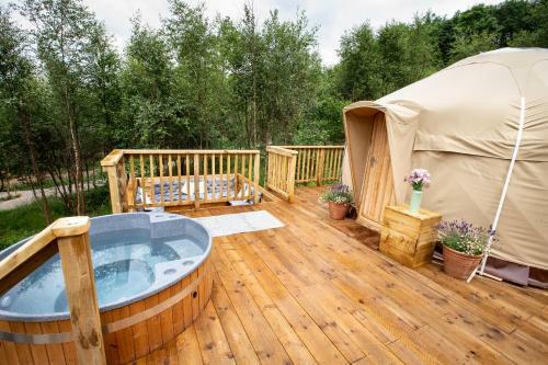 Hazel Yurt - Yurtshire Eavestone Lake Site